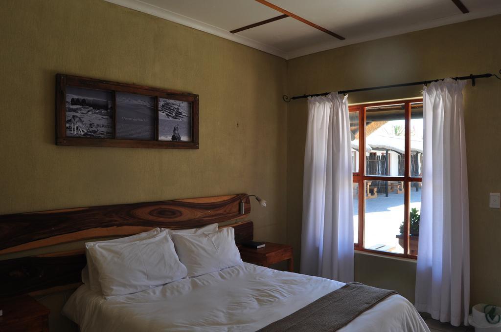 Obelix Guesthouse Luderitz ภายนอก รูปภาพ