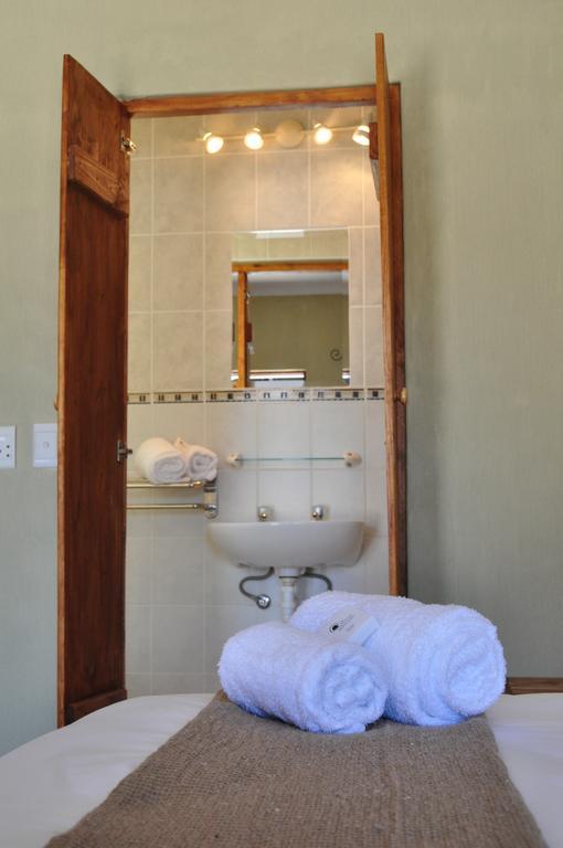 Obelix Guesthouse Luderitz ภายนอก รูปภาพ