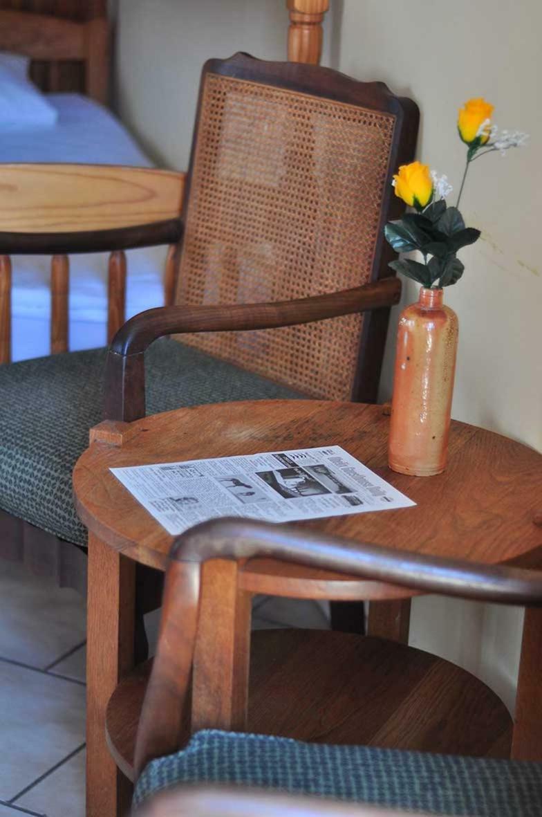 Obelix Guesthouse Luderitz ภายนอก รูปภาพ