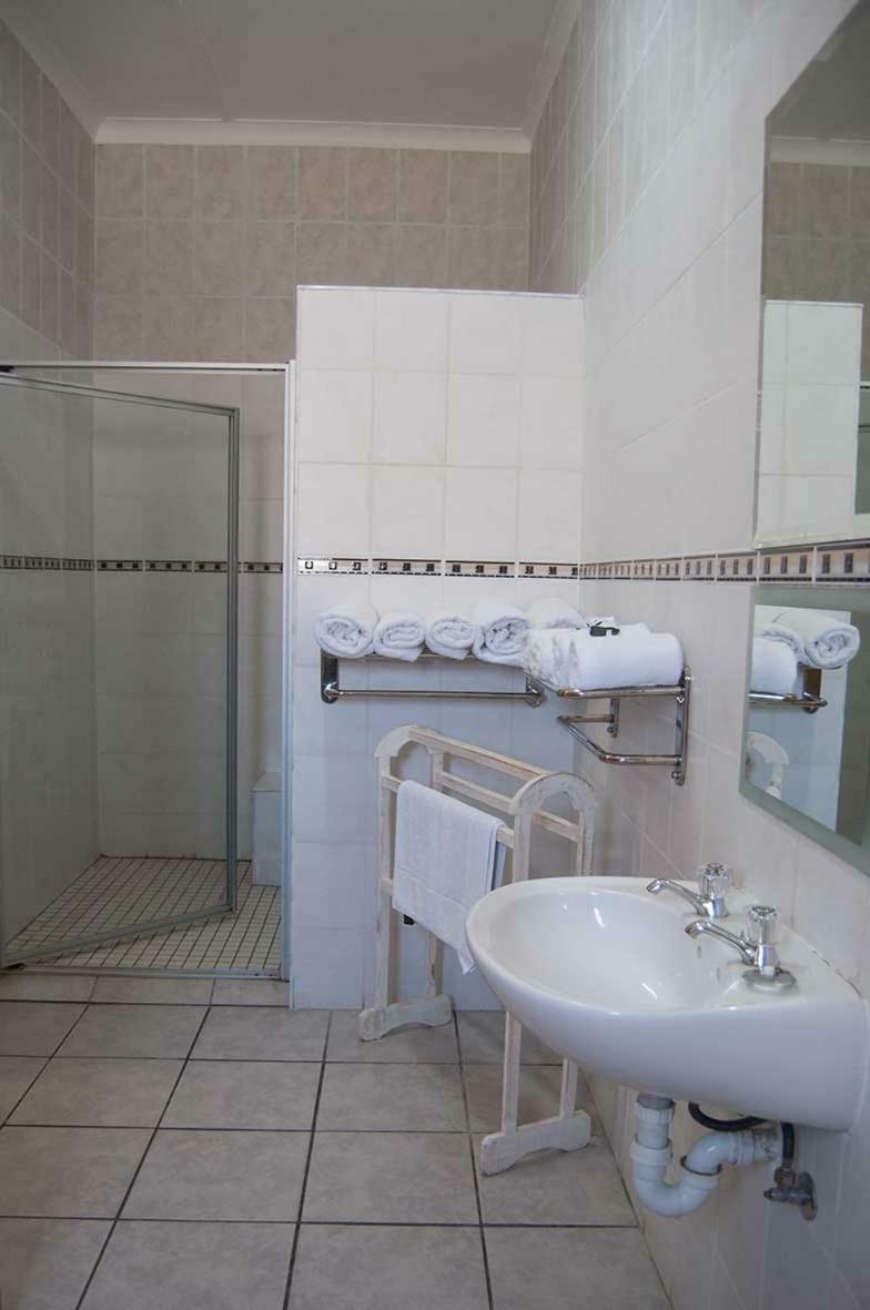 Obelix Guesthouse Luderitz ภายนอก รูปภาพ